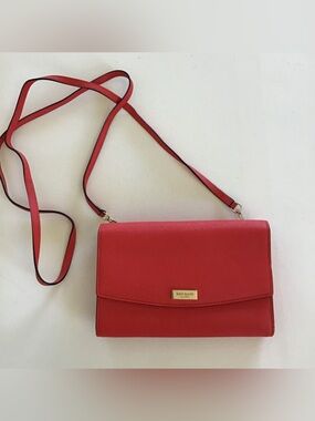 Kate Spade New York Cedar Street Crossbody Wallet Clutch Red Saffiano Leather